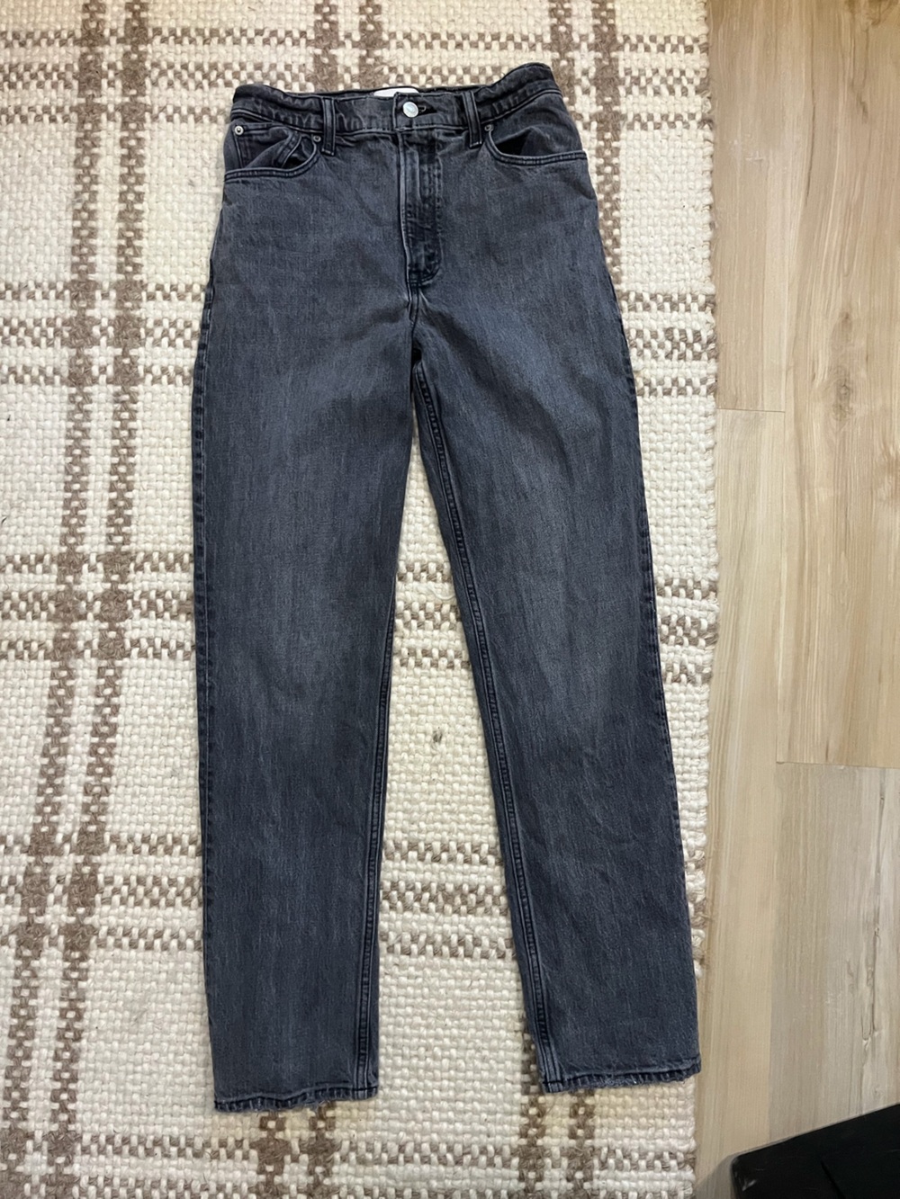 Abercrombie 90s Black Wash Straight Ultra High Rise Jean
